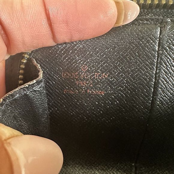Louis Vuitton Black Epi Leather Demi Lune Zippy Coin Purse Authenticated W/ COA - Picture 9 of 11